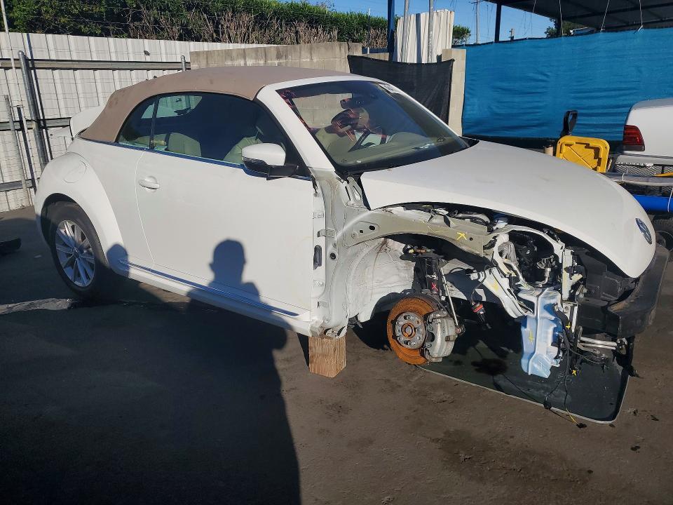 2018 Volkswagen Beetle s