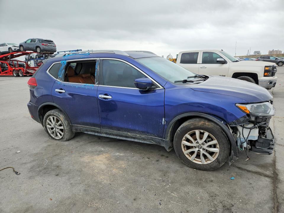 2017 Nissan Rogue sv