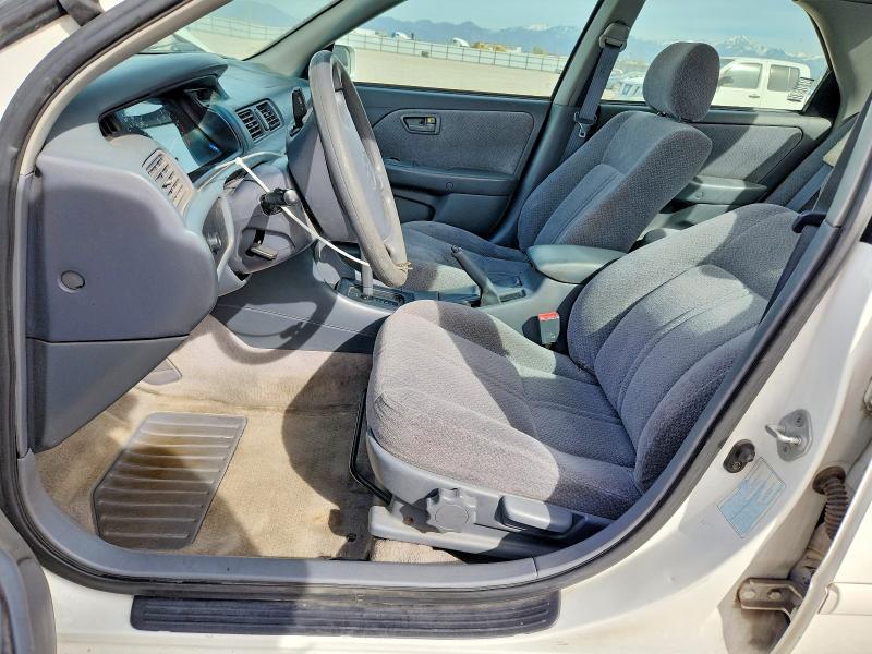 2000 Toyota Camry le