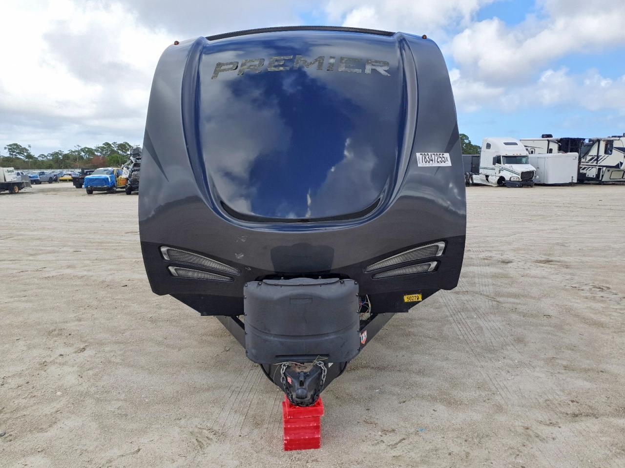 2018 Keystone Premier Camper