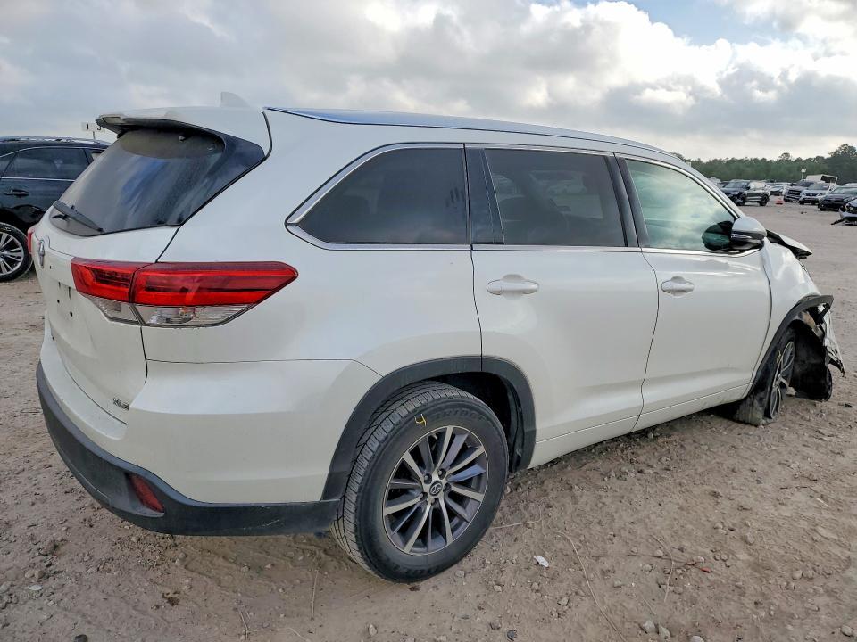 2018 Toyota Highlander xle