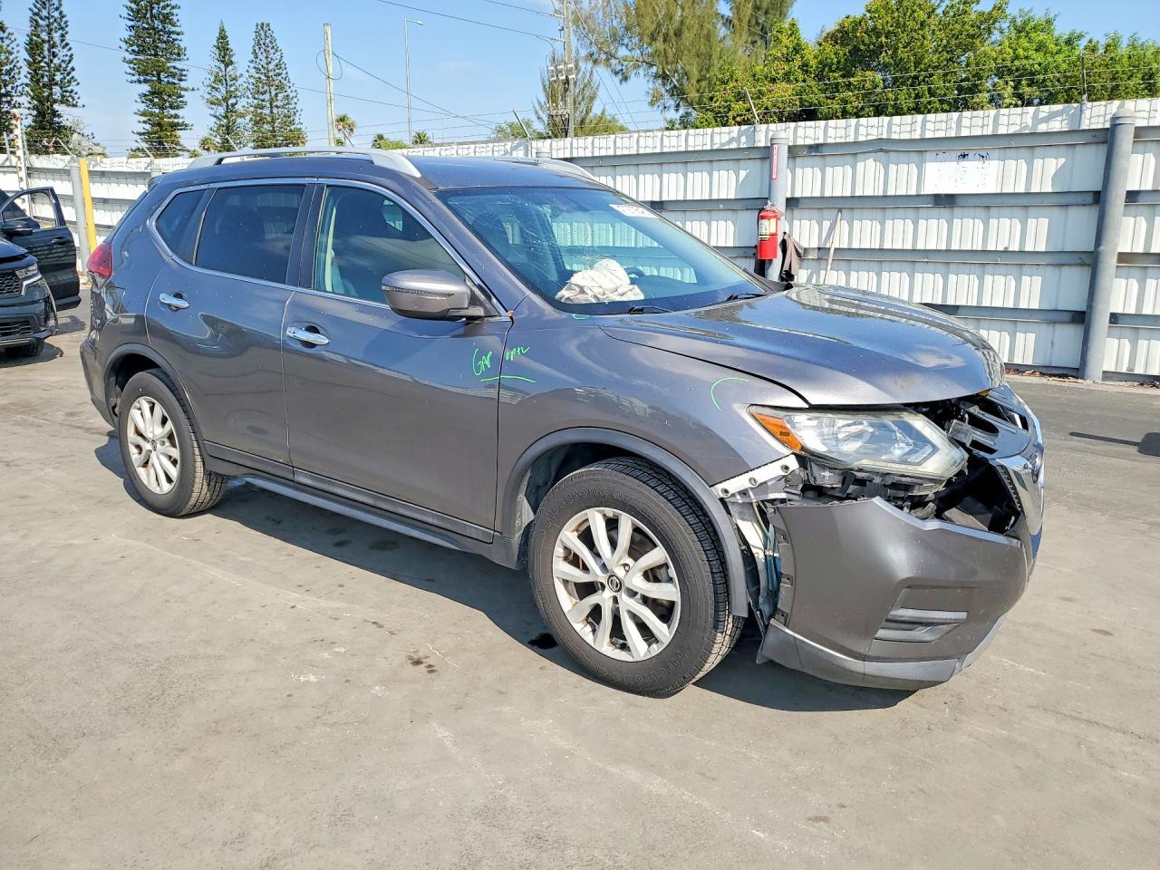 2018 Nissan Rogue sv