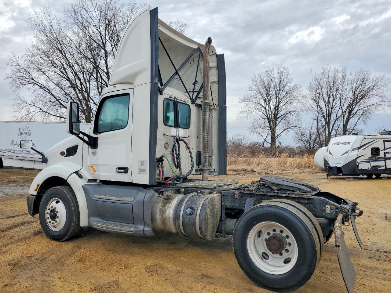 2018 Peterbilt 579 Semi Truck