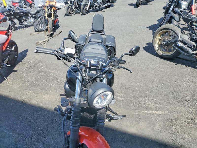 2025 Honda VT750 C2B