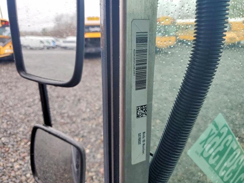 2020 Freightliner Chassis M Line WALK-IN Van