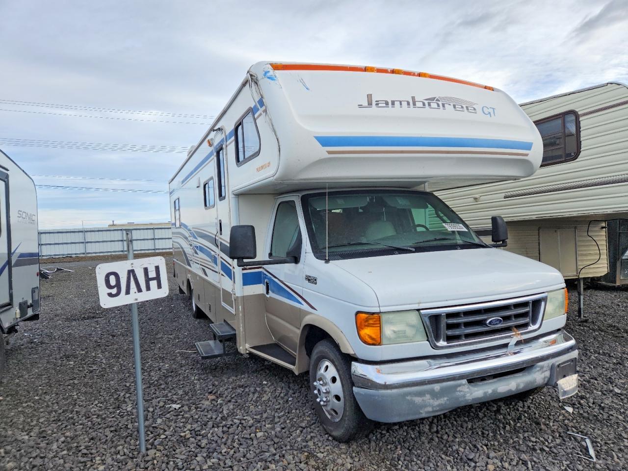 2004 Ford Econoline E450 Super Duty Cutaway Van