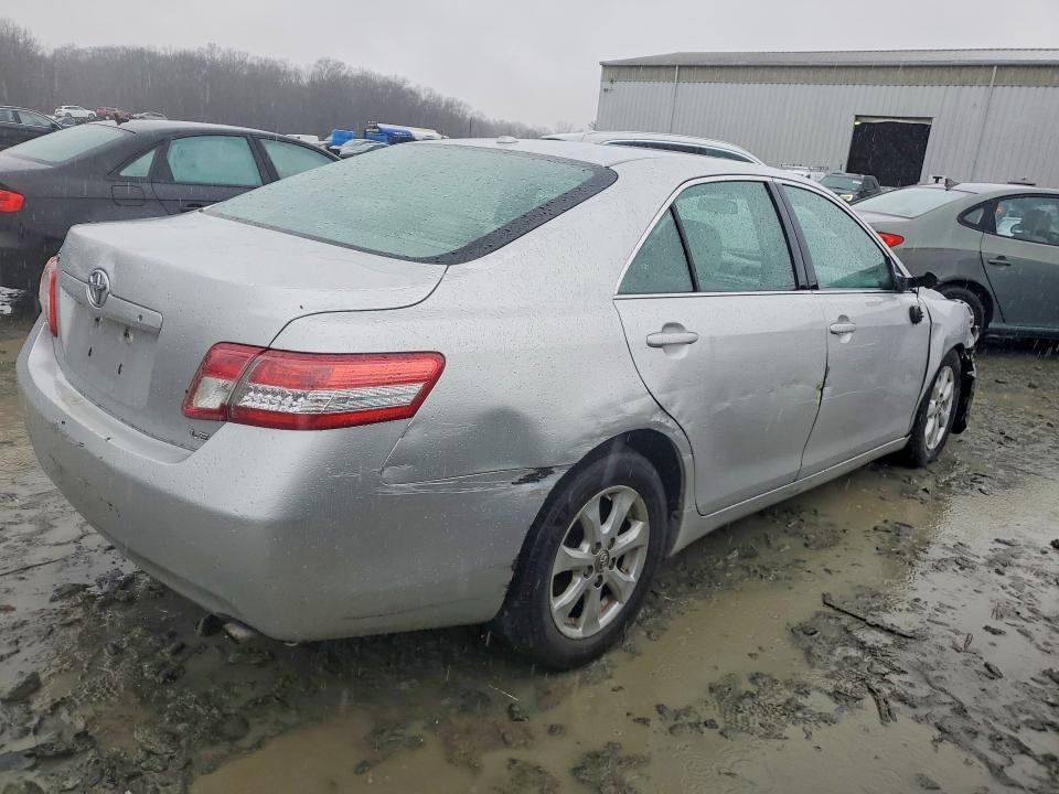 2011 Toyota Camry le