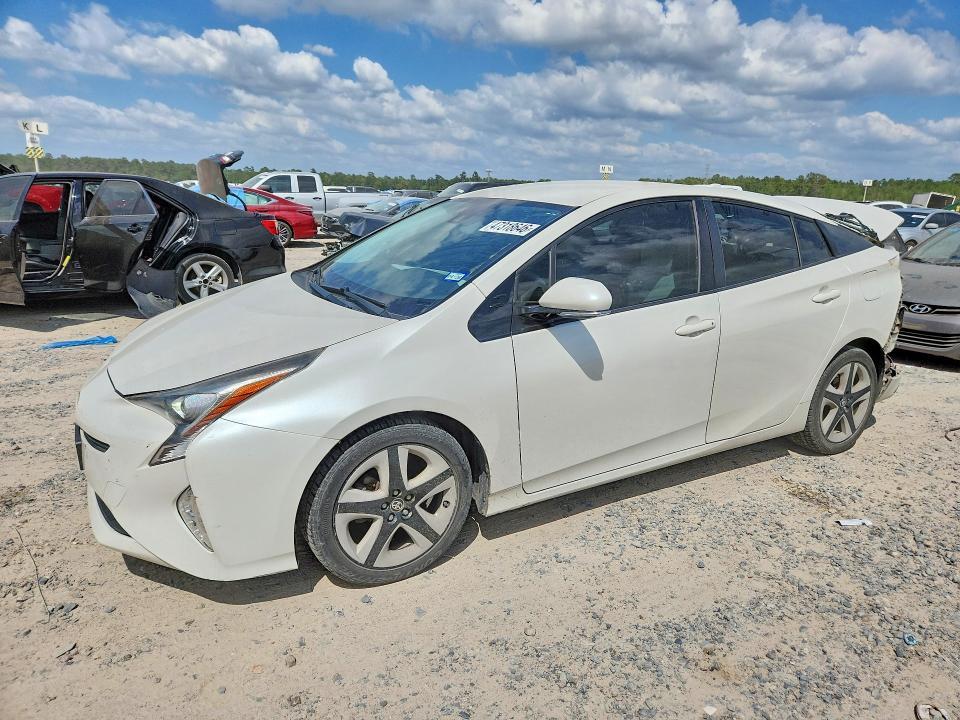 2016 Toyota Prius Three Touring