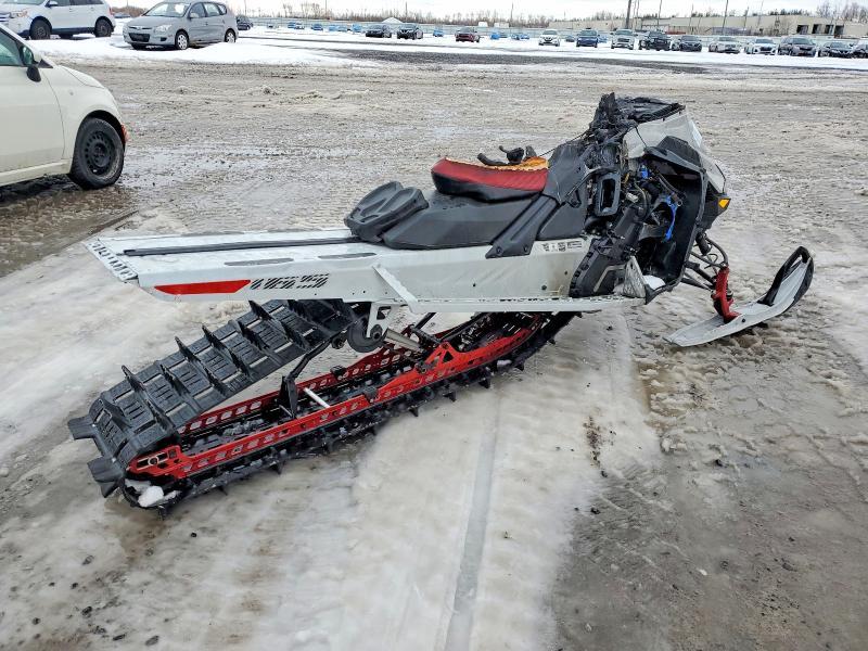 2023 Skidoo Summit X 850 E-TEC
