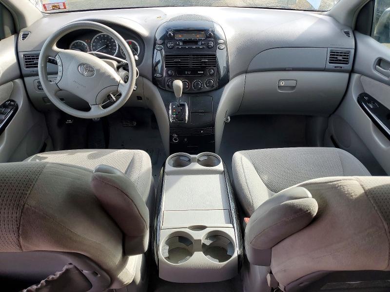 2004 Toyota Sienna le 7 Passenger