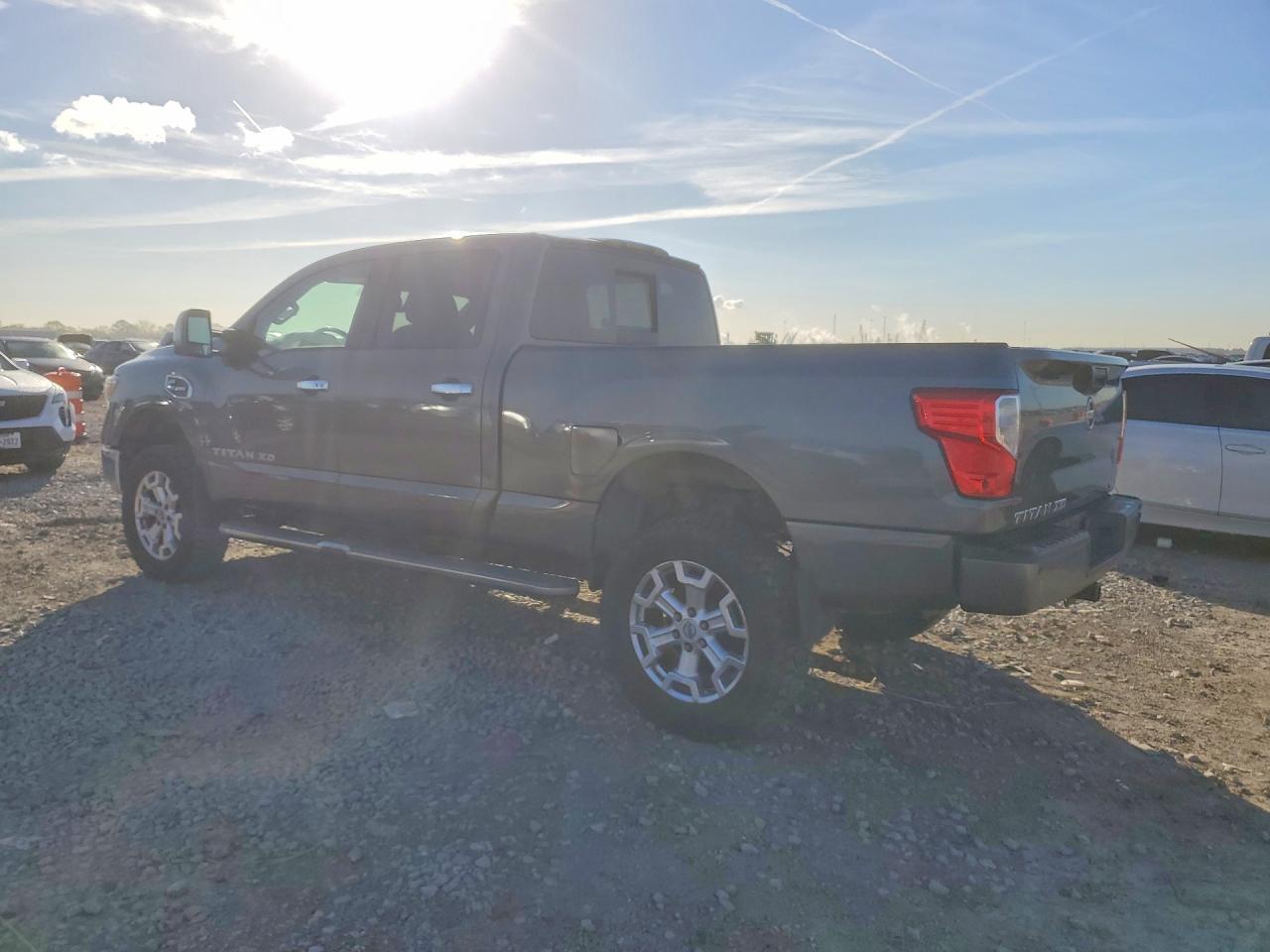 2016 Nissan Titan XD SL