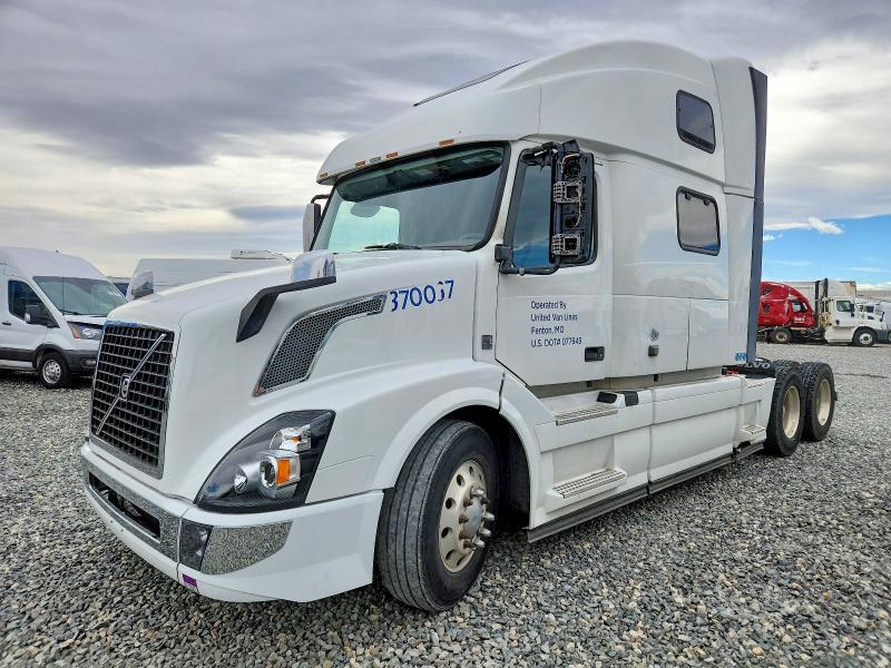 2015 Volv O vnl Semi Truck