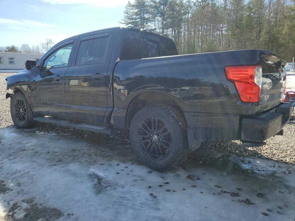 2018 Nissan Titan SV