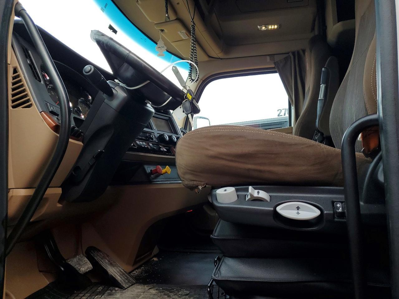 2020 Kenworth T680 Semi Truck