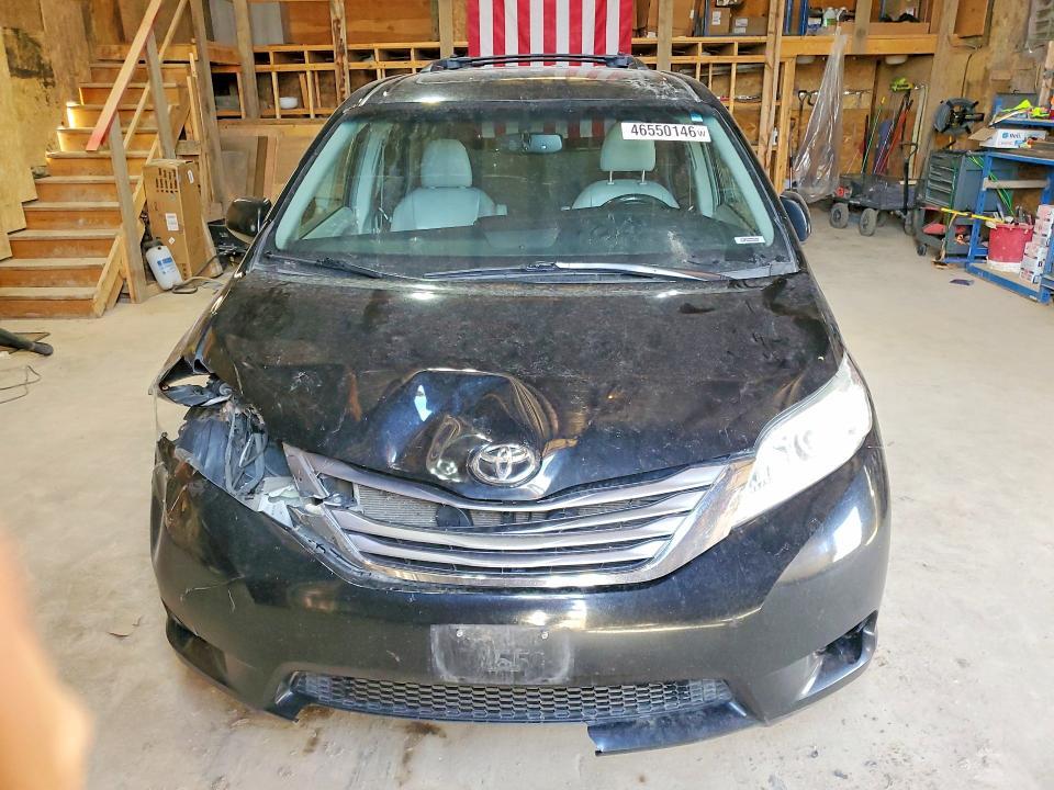 2017 Toyota Sienna xle 7-passenger