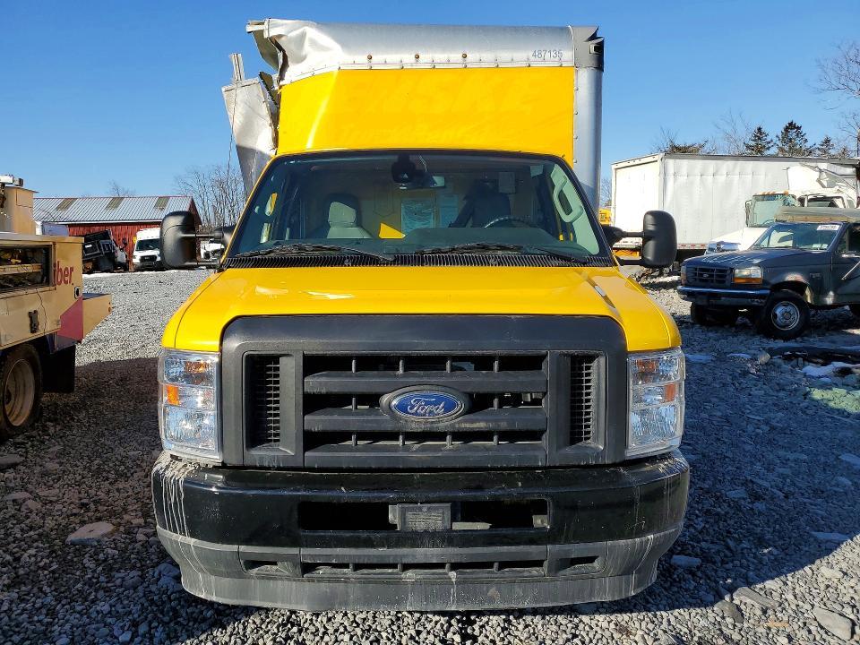 2022 Ford E350 BOX Truck