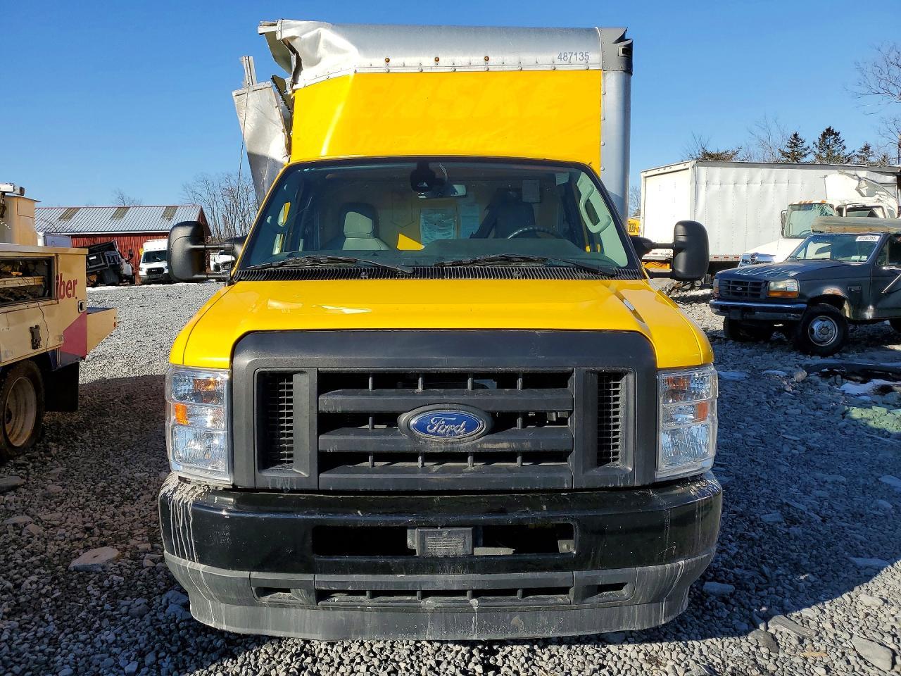 2022 Ford E350 BOX Truck