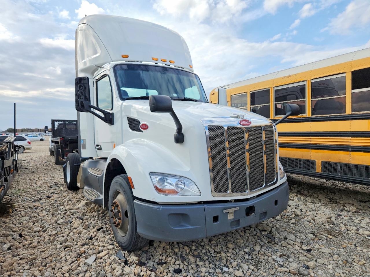 2018 Peterbilt 579 Semi Truck