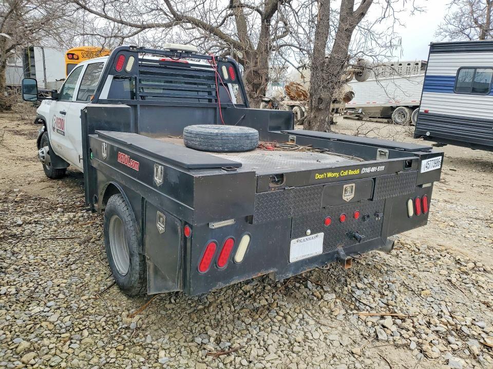 2015 GMC Sierra 3500 Flatbed Truck
