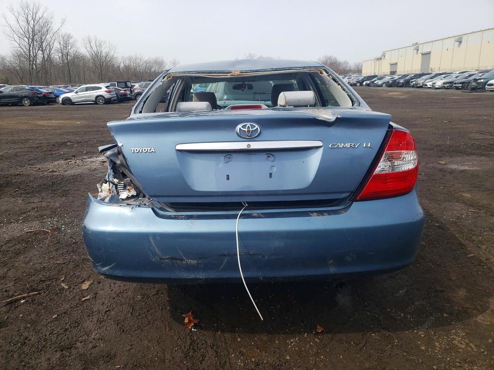 2004 Toyota Camry le