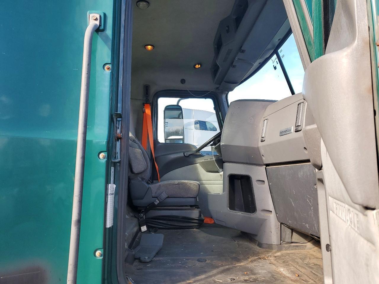 2017 Mack CXU612 Semi Truck