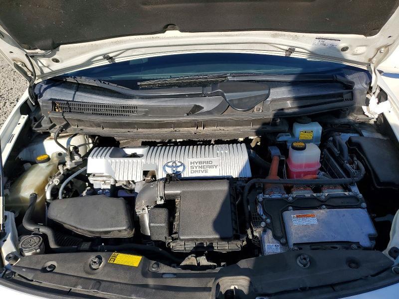 2010 Toyota Prius iii