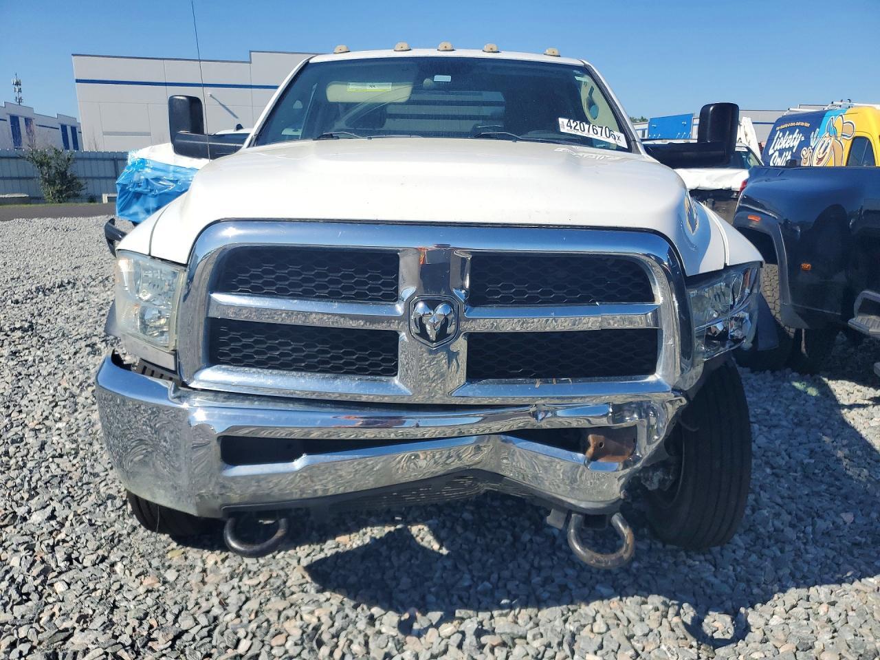 2017 Dodge RAM 5500 Flatbed Truck