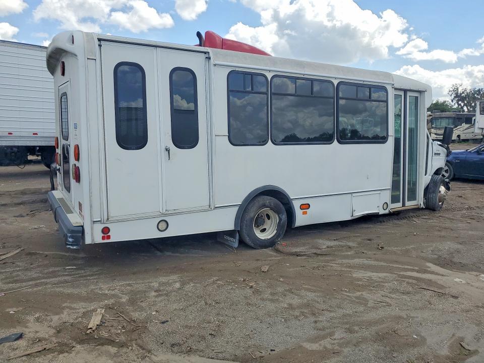 2019 Ford Econoline E450 Super Duty Cutaway Van