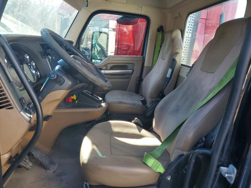 2015 Kenworth T680 Semi Truck