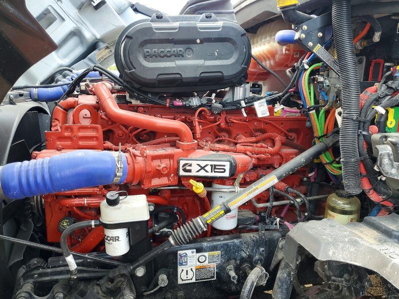 2025 Kenworth T680 Semi Truck