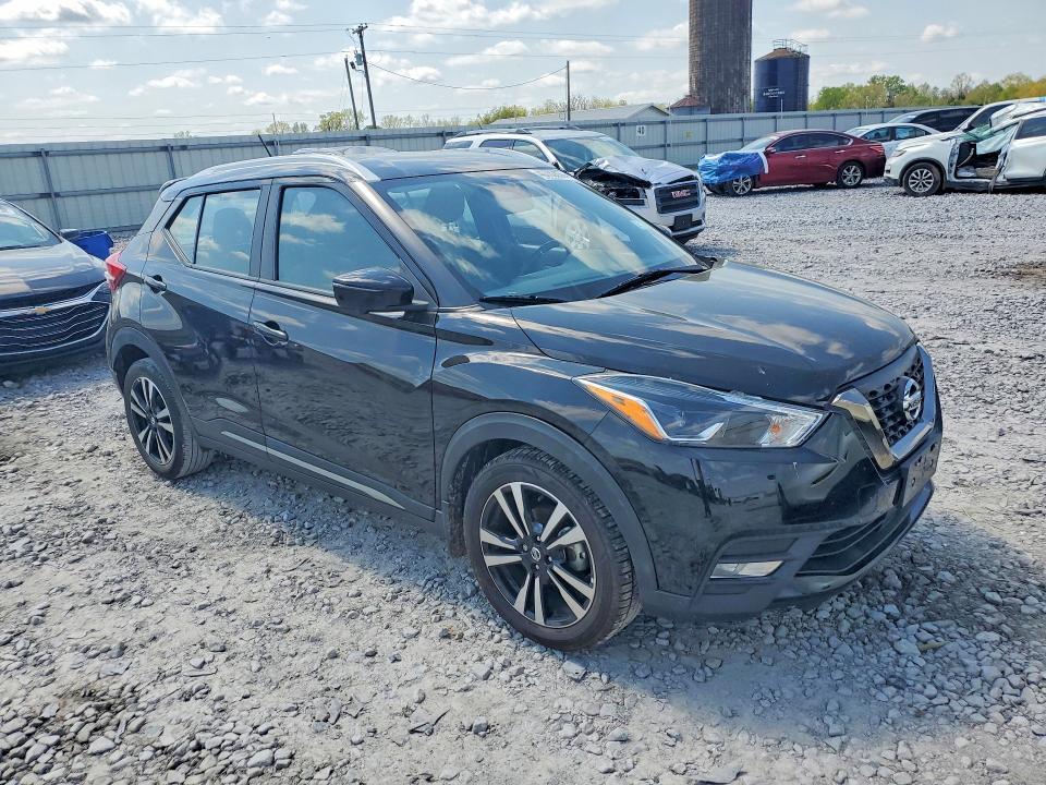 2020 Nissan Kicks sr