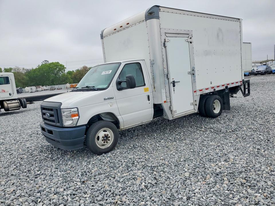2021 Ford Econoline E350 Super Duty Cutaway van