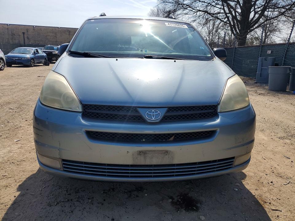 2004 Toyota Sienna xle 7 Passenger