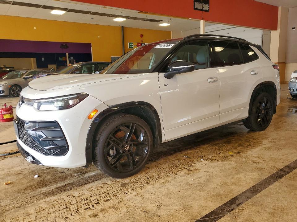 2025 Volkswagen Tiguan se R-line Black