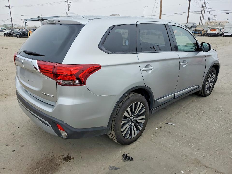 2019 Mitsubishi Outlander es