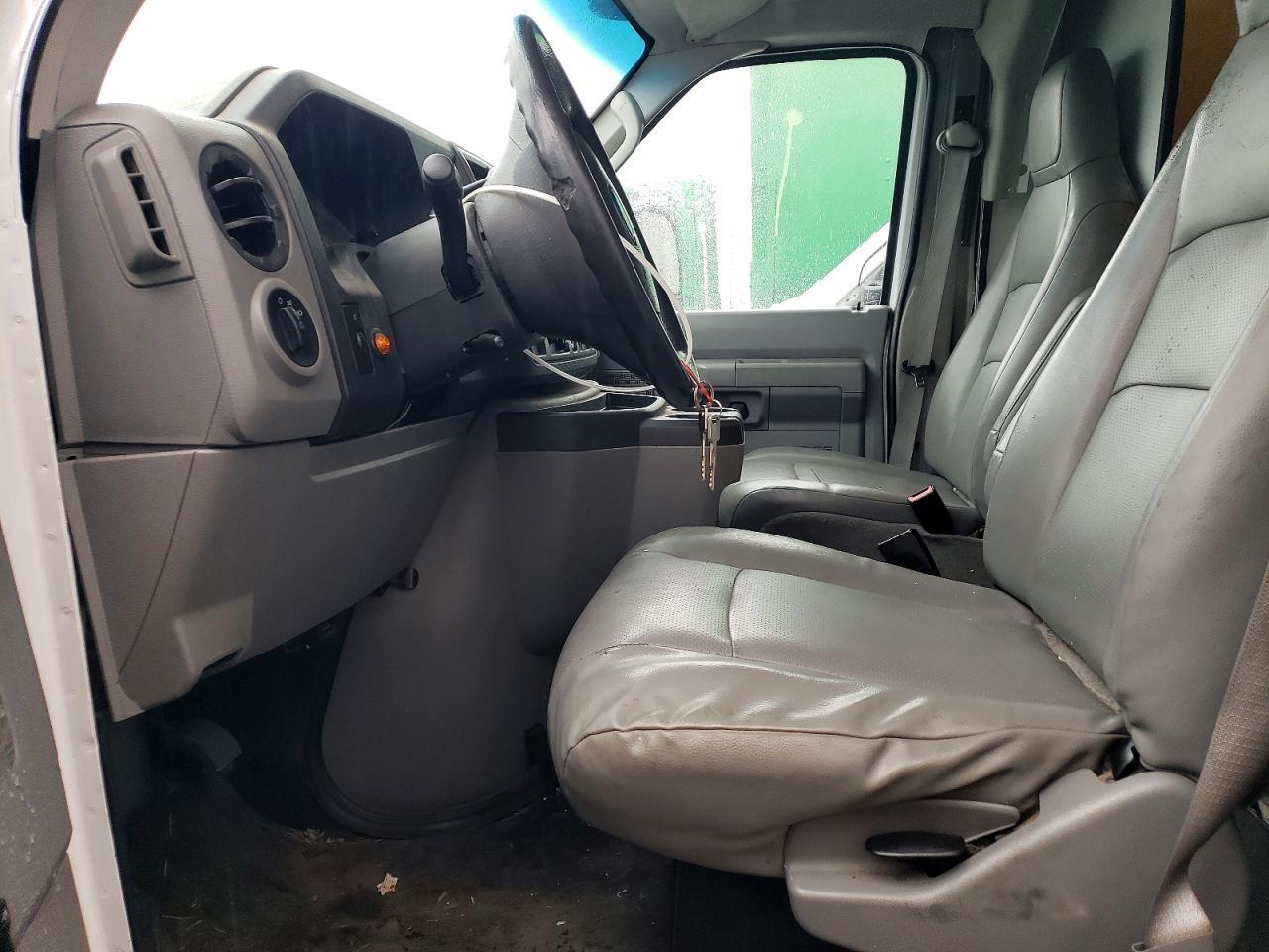 2012 Ford E350 BOX Truck