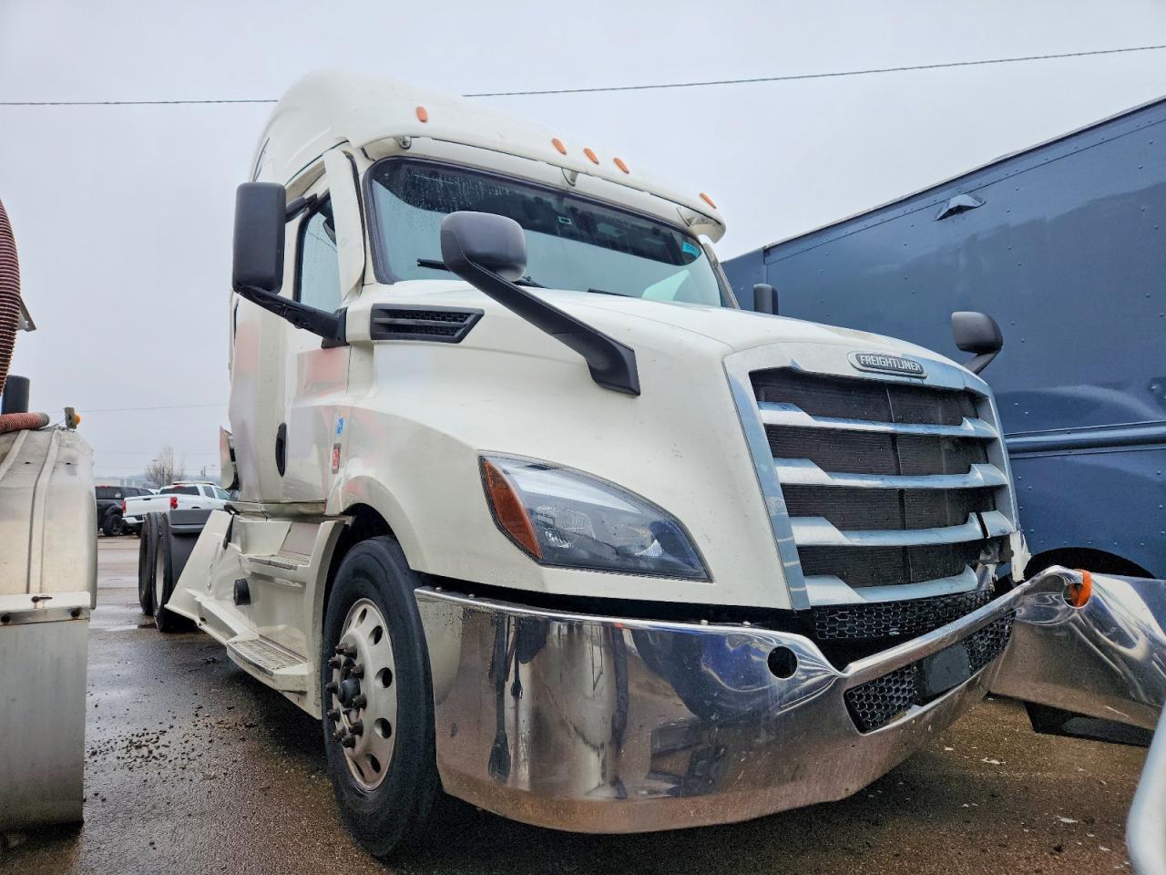 2020 Freigliner 2020 Freightliner Cascadia 126 Semi Truck