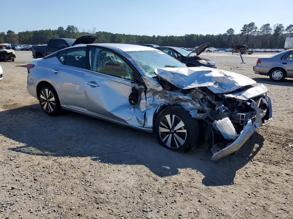 2022 Nissan Altima sv
