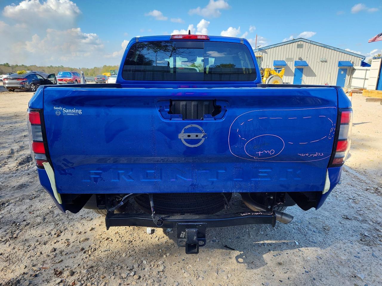 2025 Nissan Frontier SV