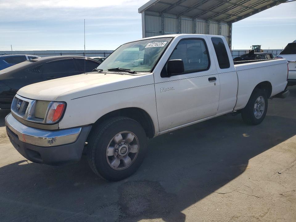 2000 Nissan Frontier xe