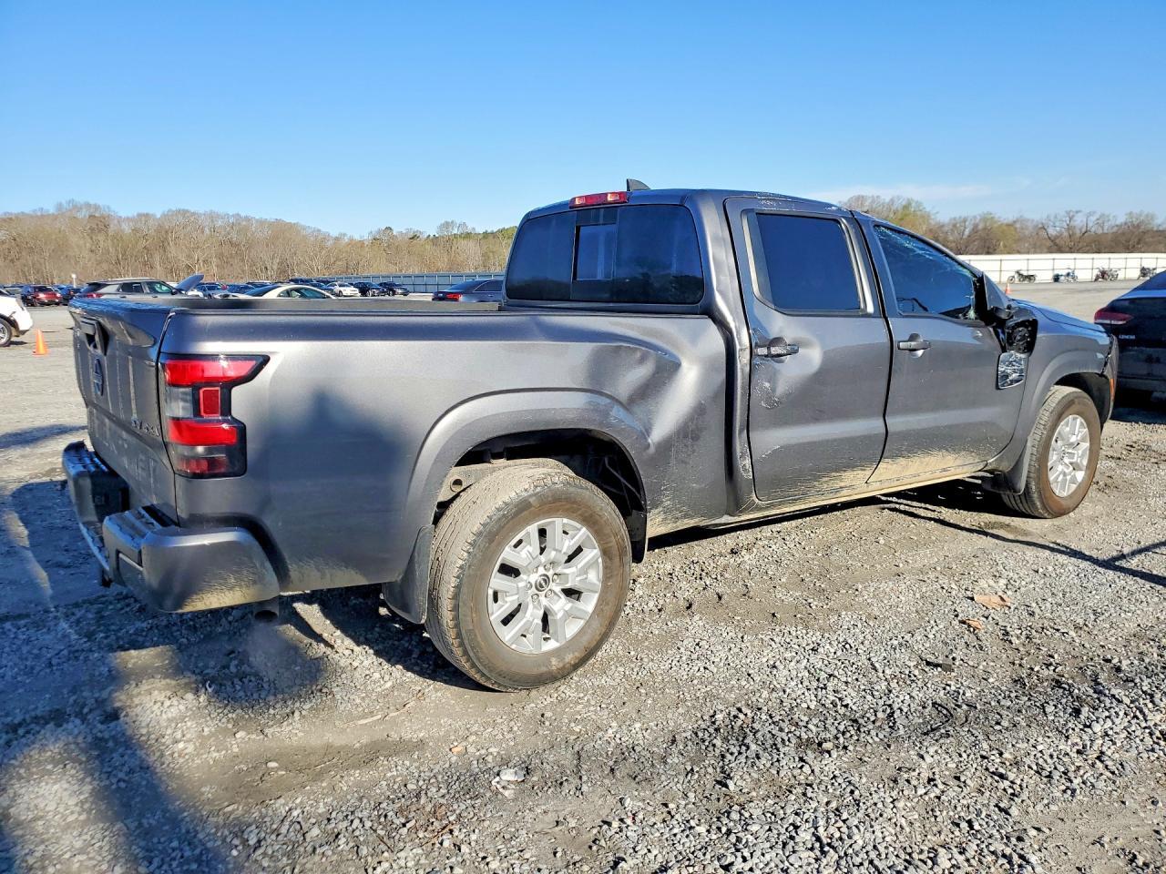 2024 Nissan Frontier SV