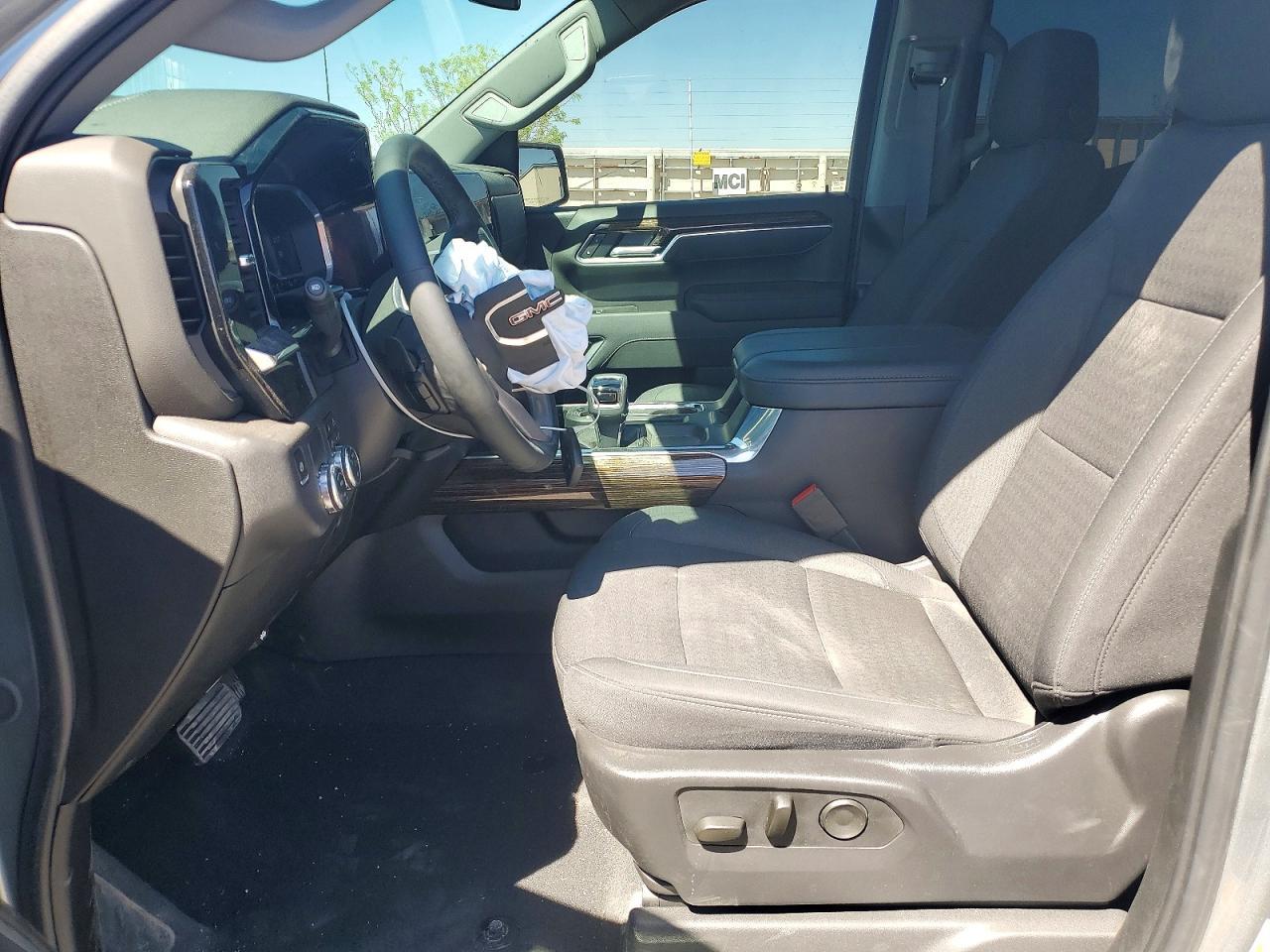 2025 GMC Sierra C1500 Elevation