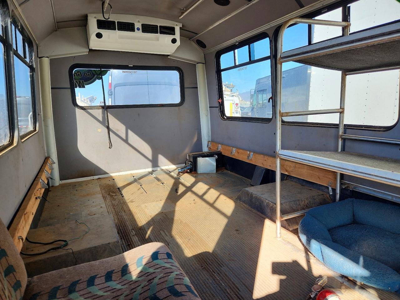 2016 Ford Econoline E450 Super Duty Cutaway Van