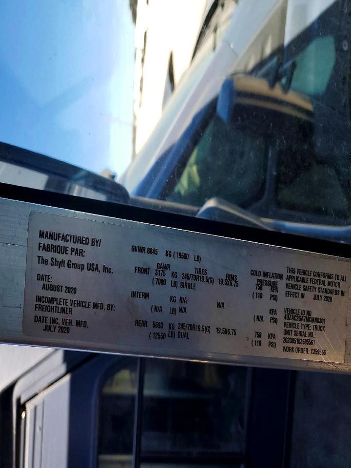2021 Freightliner MT 45G Delivery Truck