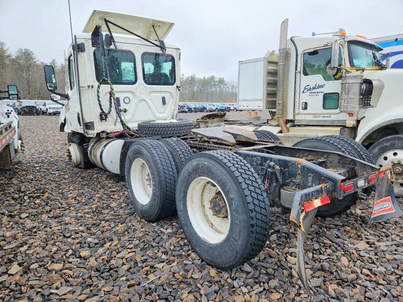 2022 Freightliner Cascadia 126 Semi Truck