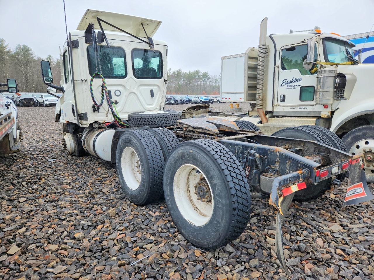 2022 Freightliner Cascadia 126 Semi Truck