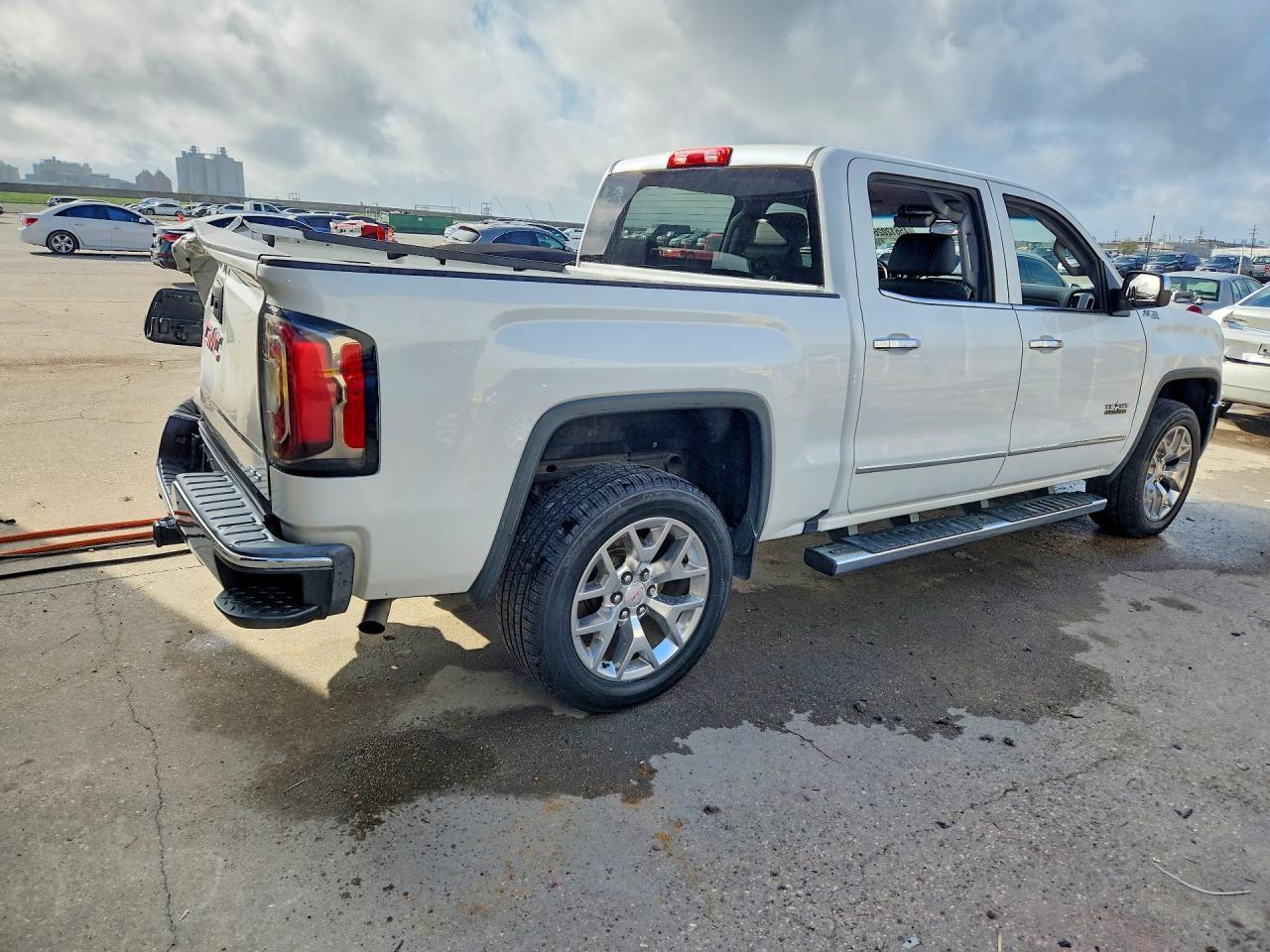 2018 GMC Sierra K1500 SLT