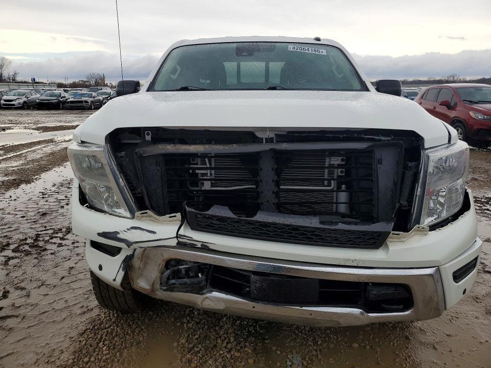 2021 Nissan Titan SV