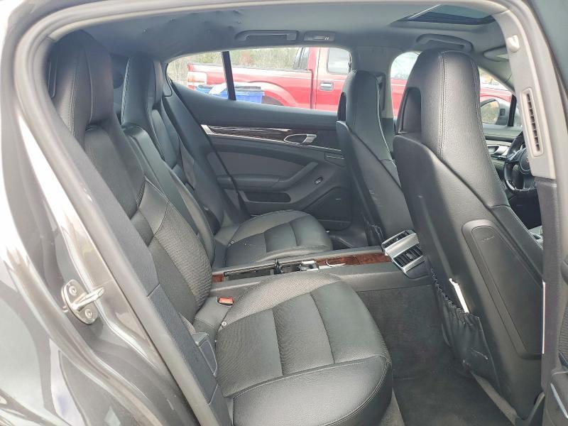 2014 Porsche Panamera 2
