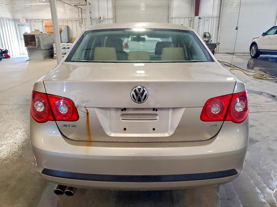 2005 Volkswagen New Jetta 2.5l Option Package 1